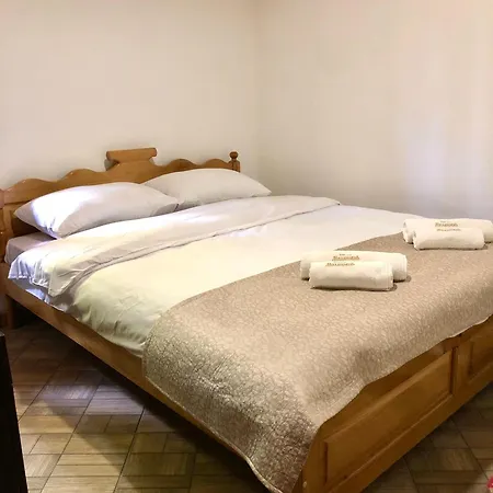 Etno Selo Milanovic - Nonac Chalet *