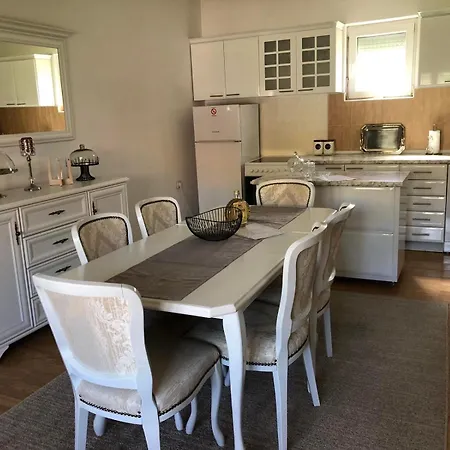 Etno Selo Milanovic - Nonac Chalet Kursumlija