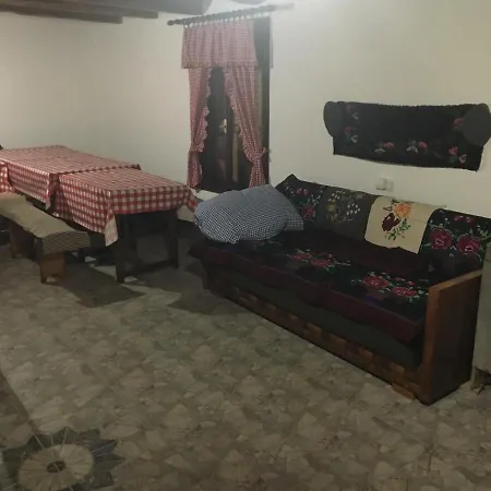 Etno Selo Milanovic - Nonac شاليه *