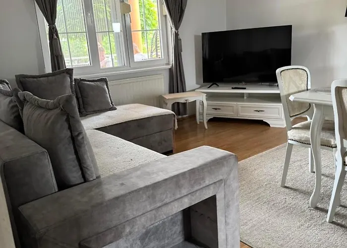 Etno Selo Milanovic - Nonac Chalet