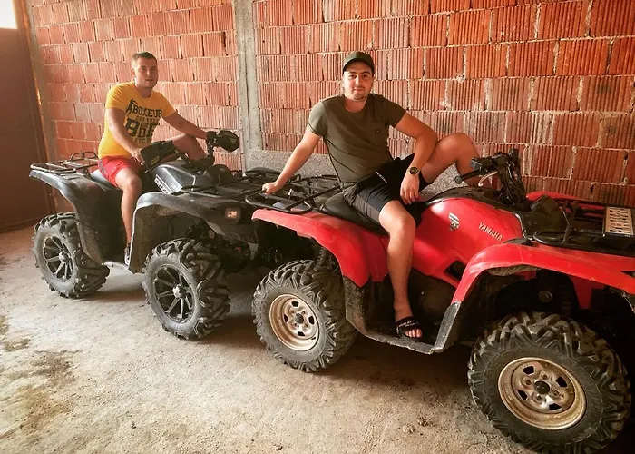 Etno Selo Milanovic - Nonac Alpehytte Kursumlija